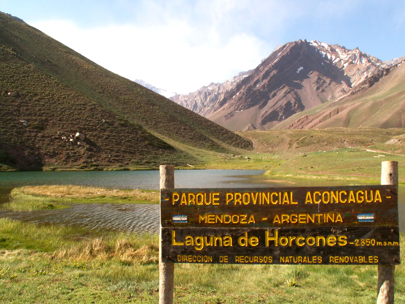 <i><H4> L'Aconcagua domine un vaste parc provincial protgeant des espces animales typiques de la cordillre ainsi qu'une vgtation rare et fragile</i>