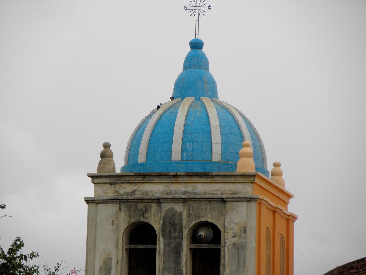 <i><h4>Dcouverte de l'glise sur la place 