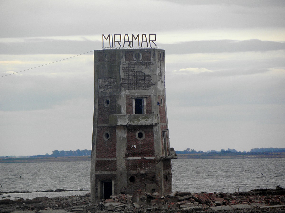 <i><h4>Miramar</i>