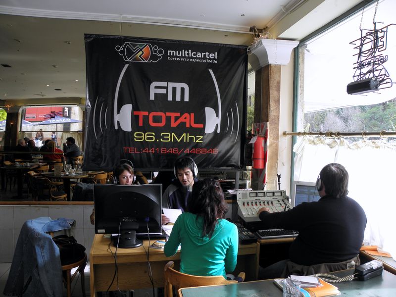 <i><h4>La radio fm la plus populaire installe dans un caf dans la ville de San Luis